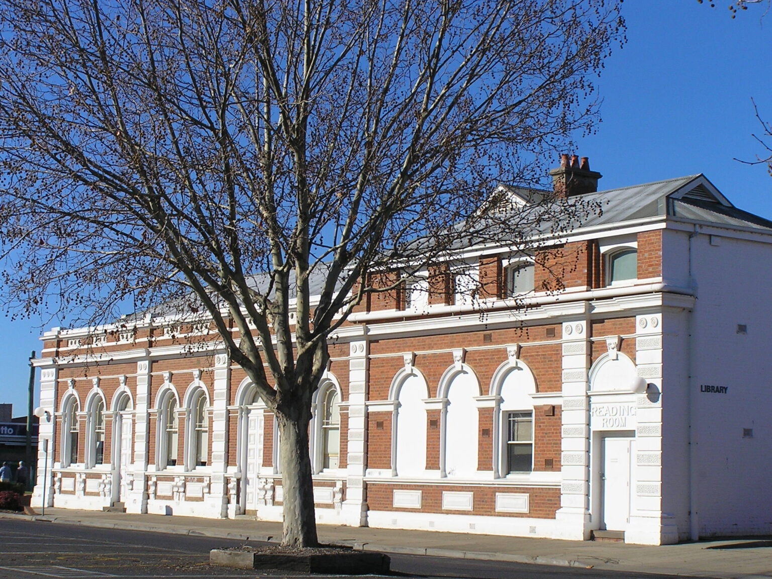 Bairnsdale library