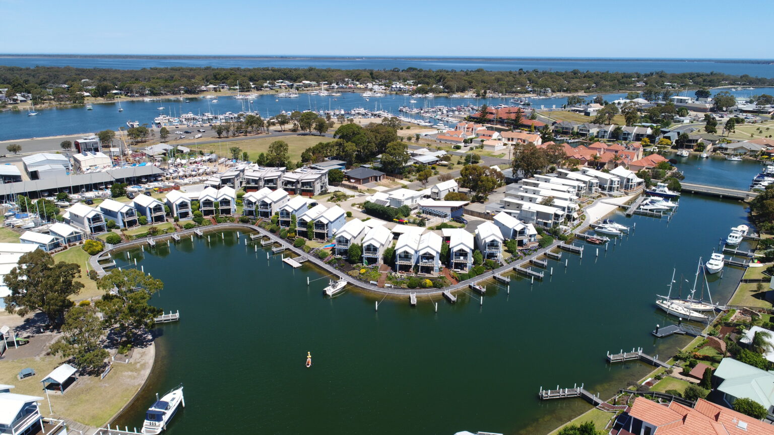 Captains Cove Waterfront Apartments Paynesville
