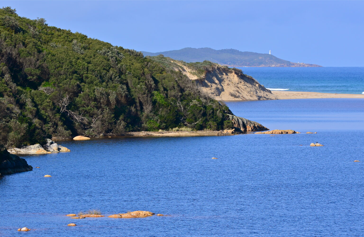Kayaking Tamboon Inlet view to Point Hicks (1)