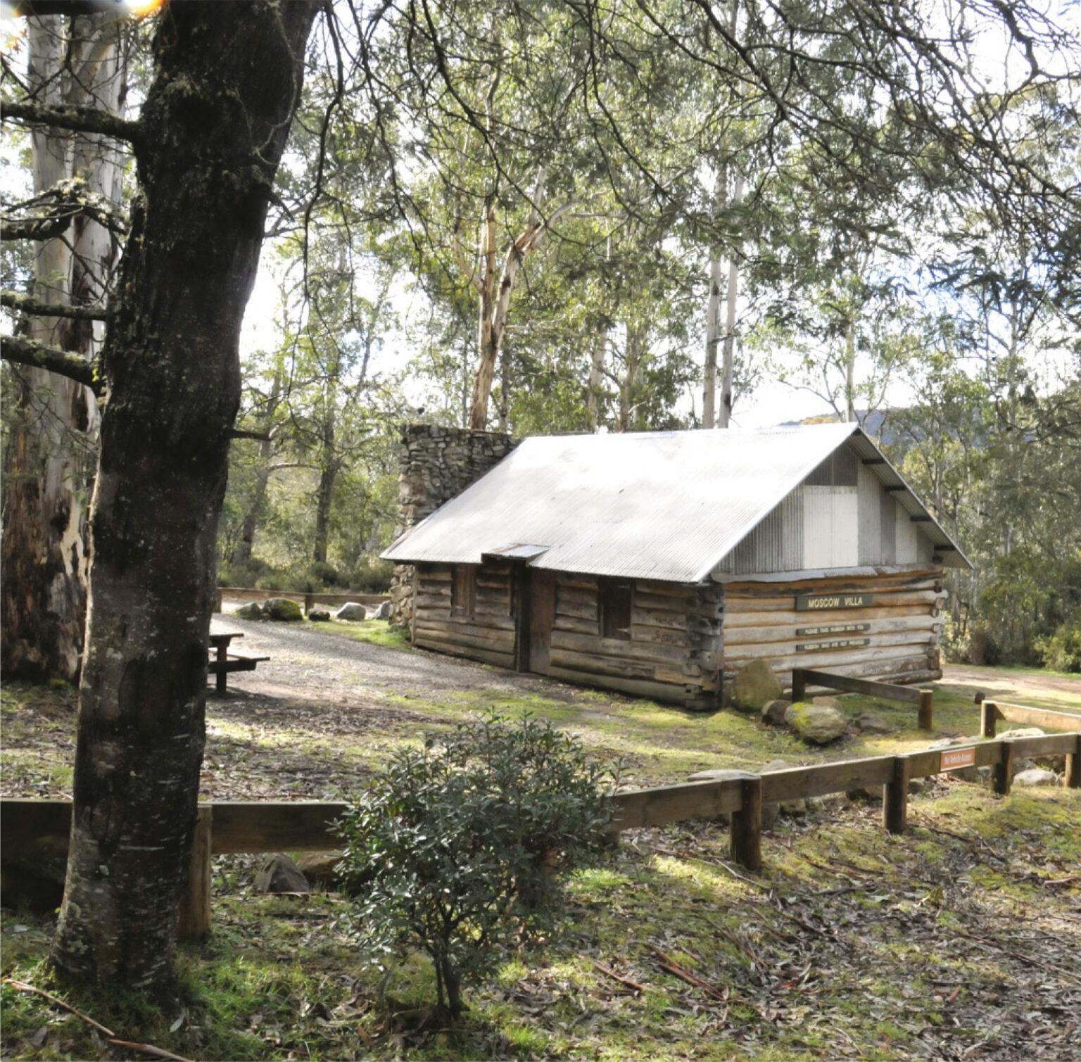 Moscow Villa Hut